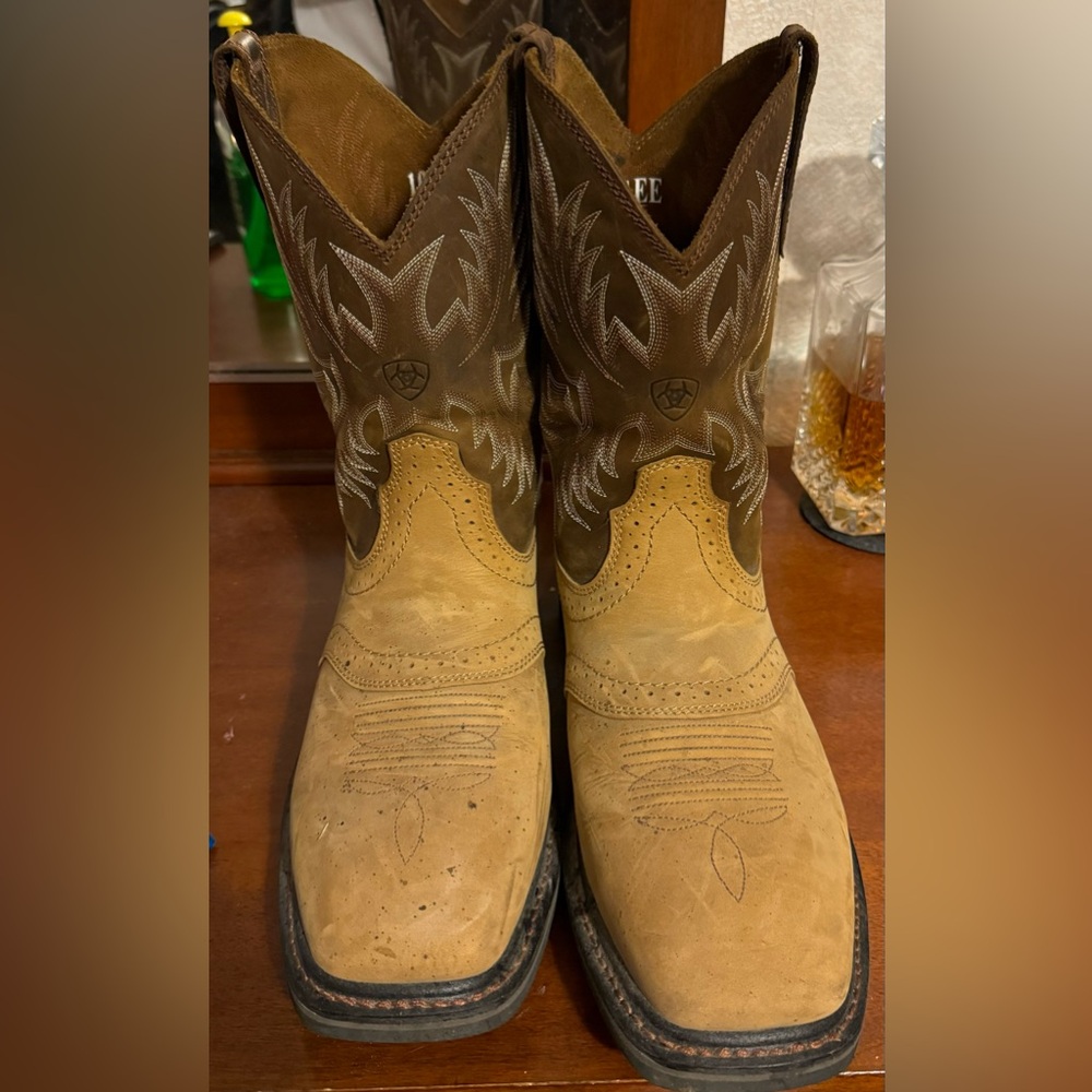 Ariat Brown and Tan Cowboy Boots